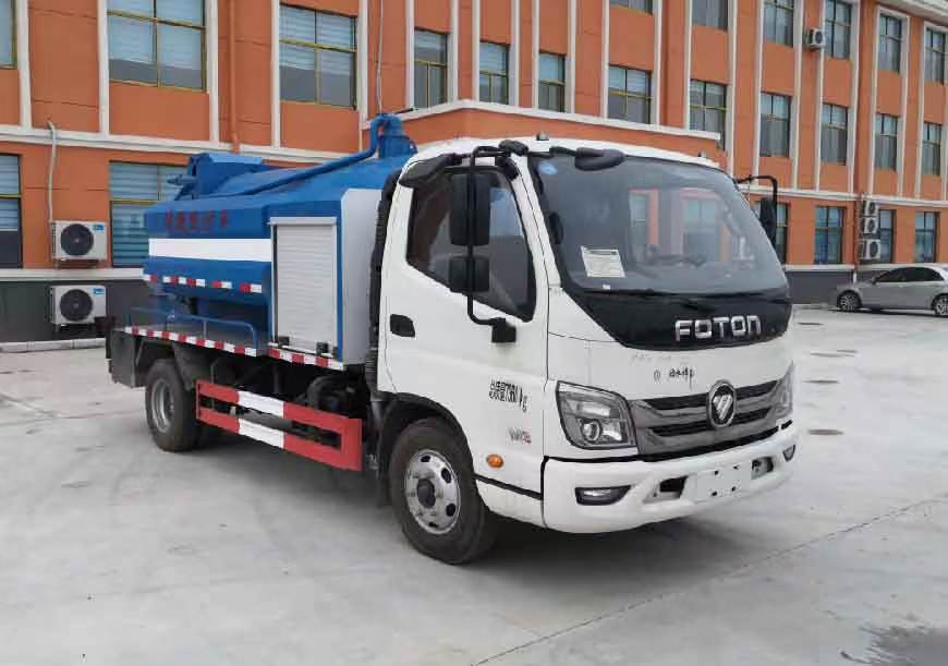 High Pressure Cleaning Suction Truck.jpg