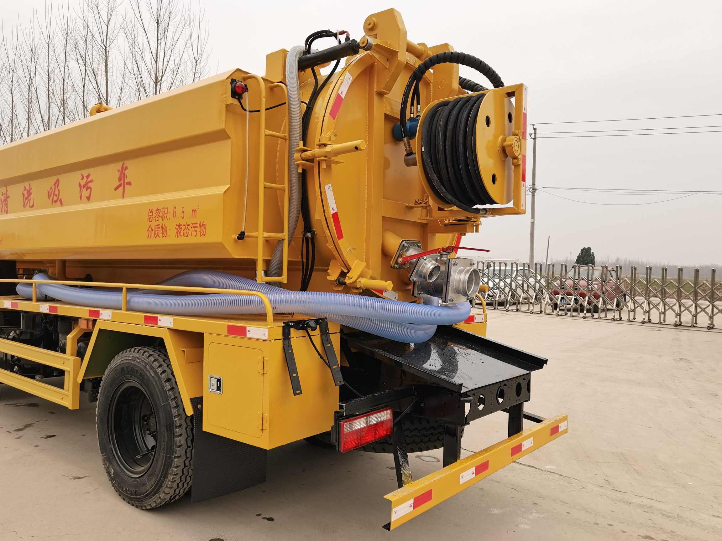 High Suction Sewage Truck