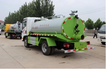 Fecal suction truck.png