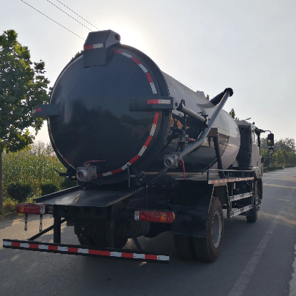 Powerful Sewage Suction Vehicle