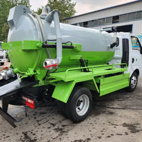 Small Sewage Suction Truck