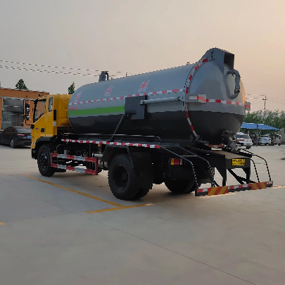 Sewage Suction Truck.jpg