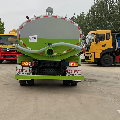 Manufacturer Supplies Suction Trucks