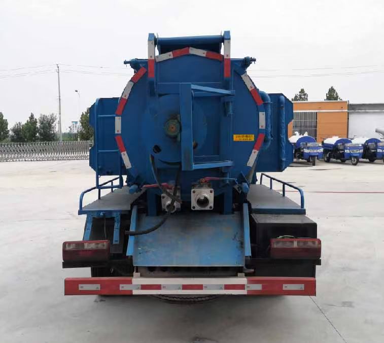 High Pressure Cleaning Suction Truck.jpg