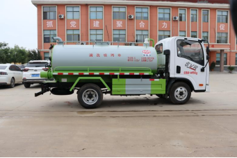 Fecal suction truck.png