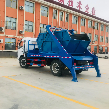 Swing Arm Garbage Truck