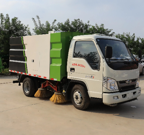 Futian small truck 2 sweeper1.JPG