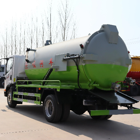 Circular Tank Suction Truck