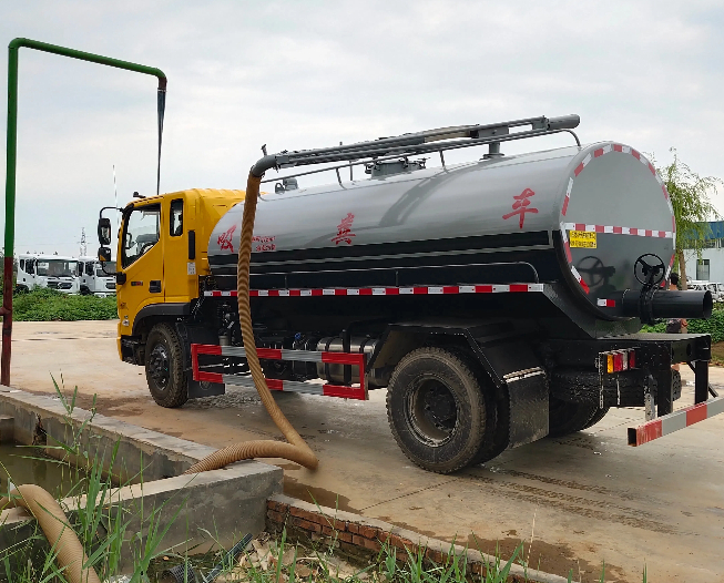 Vacuum Suction Truck.jpg